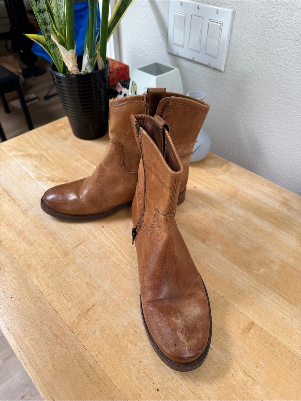 Tan Leather Zip Short Boots Women’s Size 8M - Picture 2 of 10